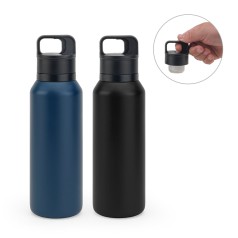 Garrafa térmica em aço inox 91% reciclado com parede dupla isolada a vácuo (590 mL) com logotipo